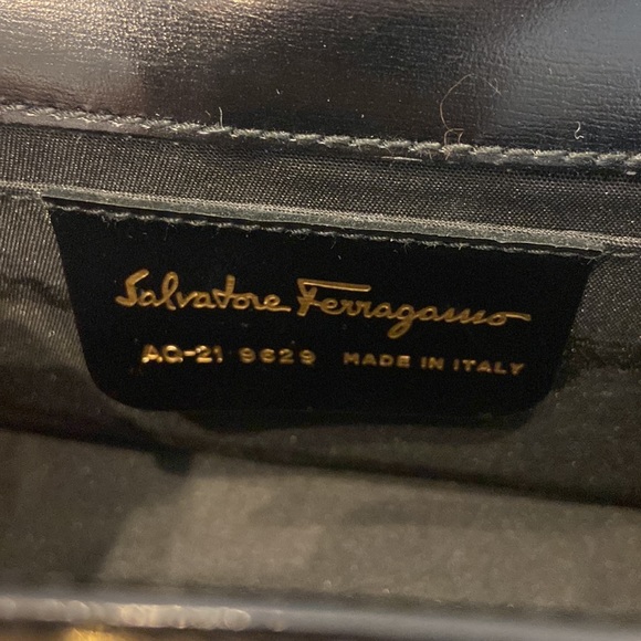 Salvatore Ferragamo bag - Picture 6 of 8